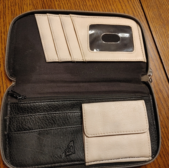 Roxy wallet - Picture 2 of 2